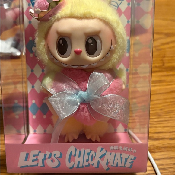 POP MART Let’s Checkmate Queen 👑👑 Labubu NWT - Picture 2 of 5